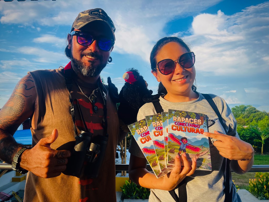 Dalí and Esther with the education manual