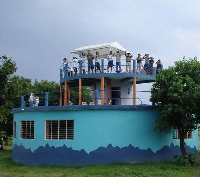 Hawkwatchers at Pronatura Veracruz watch site Hawkwatchers at Pronatura Veracruz watch site